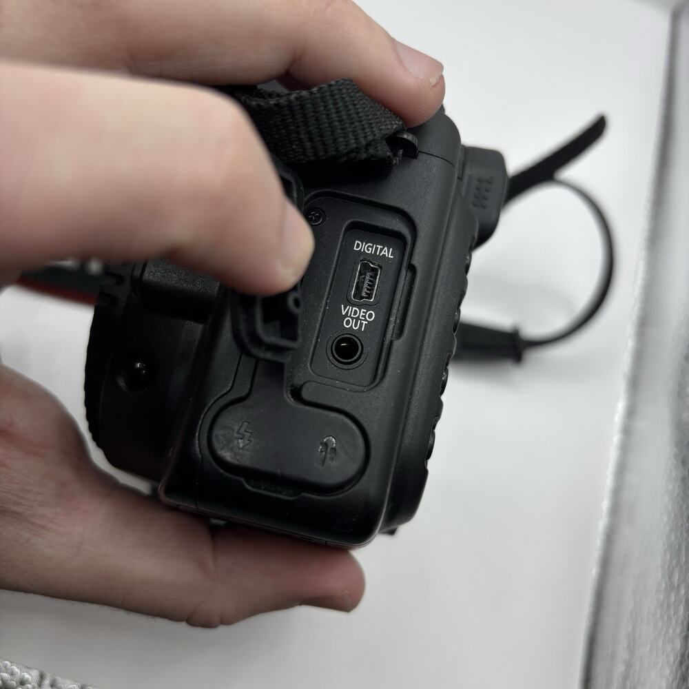 Canon EOS 20D 8.2MP Digital SLR Camera Body Black - Excellent Condition, Tested - Picture 11 of 13